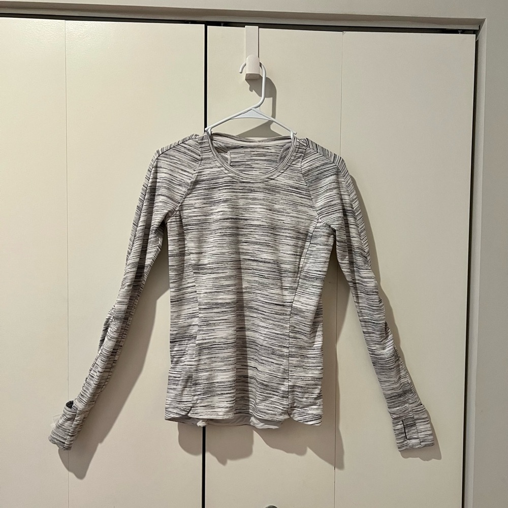 Lululemon Long Sleeve Too 8